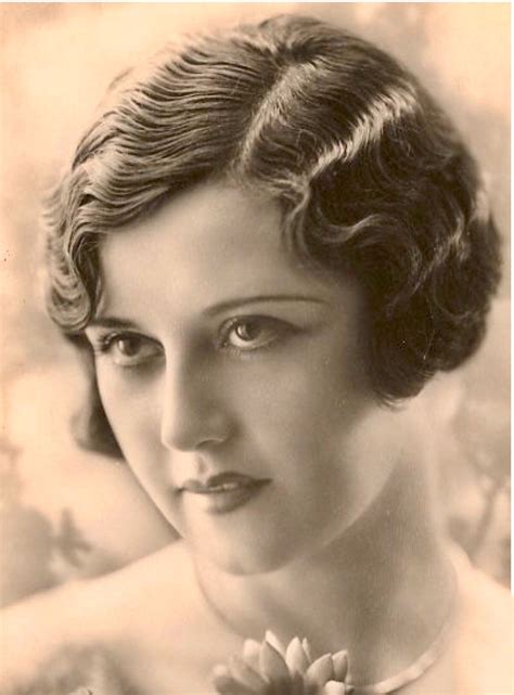 Womens hairstyles in 1920s are making a comeback in modern fashion 7