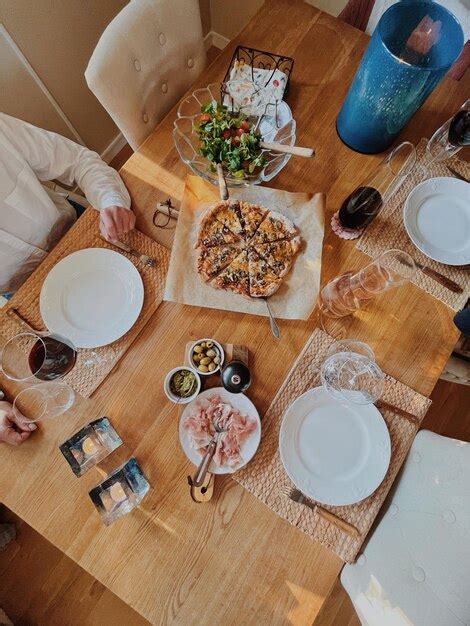 premium photo pizza night