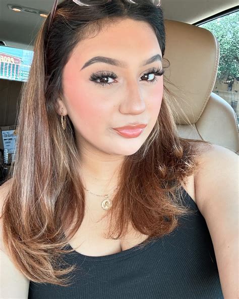 𝕃𝕚𝕝𝕝𝕚𝕒𝕟𝕒 ˚ʚ♡ɞ˚ (@lilly.duran1) • Instagram photos and videos