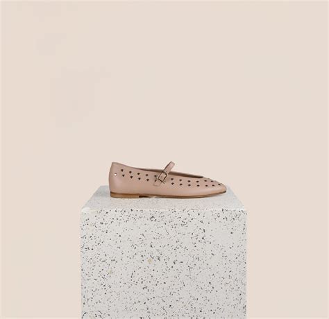 Bari Studs - Beige Nude | A. Soliani