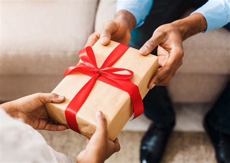 How to give, receive and recognize gifts