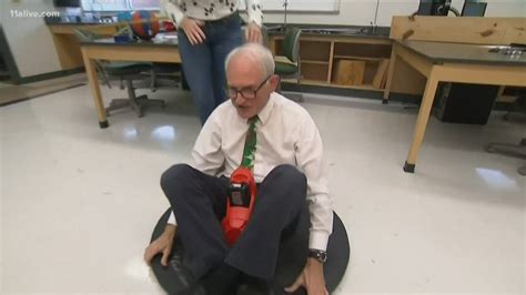 Award-winning Physics professor goes viral for energetic teaching style ...