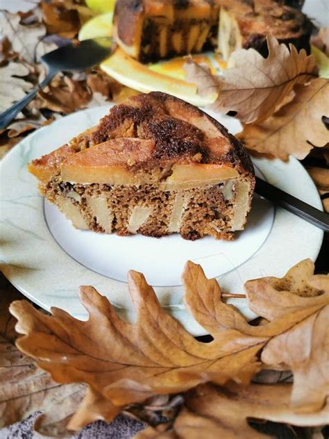 Цветно..... с Пепеляшка: Дюлев сладкиш с бадемово брашно и орехи | Food ...