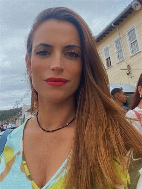 Lara Linhares Reporter E Marido - Escândalo no SBT? Repórter Lara Linhares quebra silêncio após ter nome ...