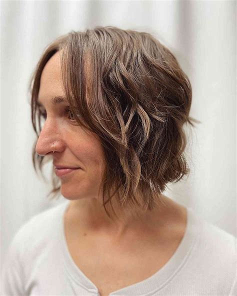 16 Cutest Chin-Length Layered Hair Ideas to See Before Your Next Salon