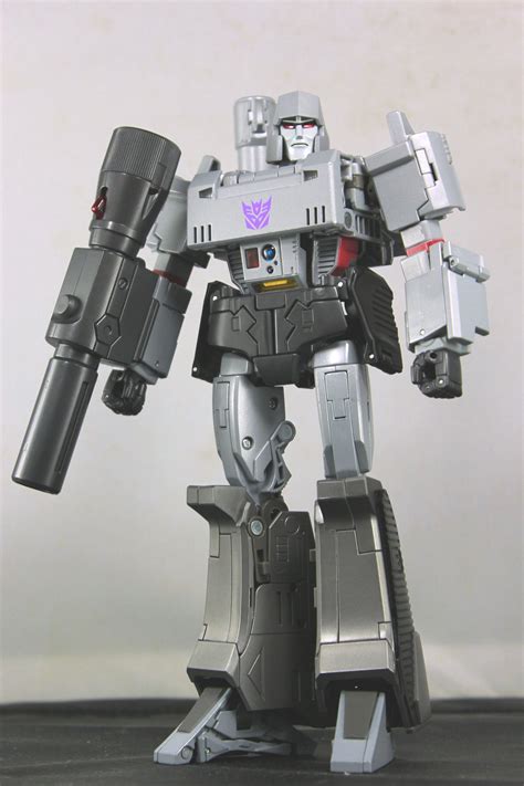 Masterpiece Megatron V2.0 has arrived... and he is GLORIOUS | Page 330