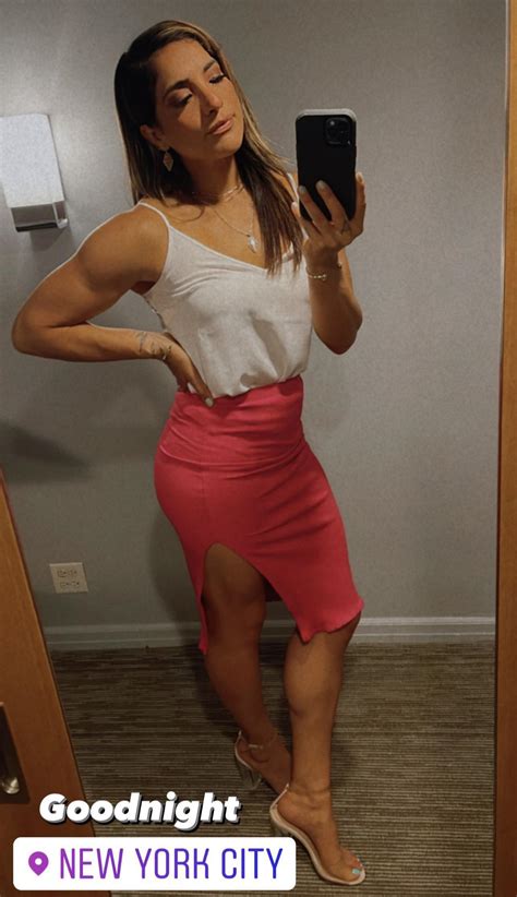 Raquel Rodriguez : r/WrestleFeetTwo
