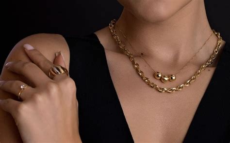 Colar Para Vestido Decote V - Colar para decote V: 8 modelos para ter e usar