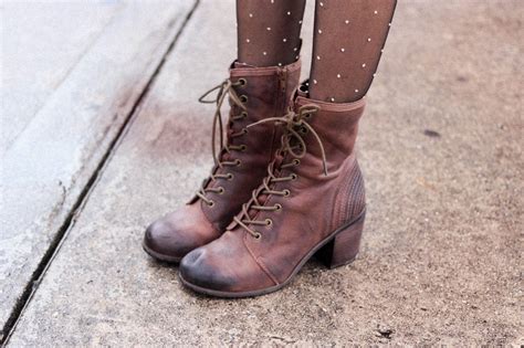 rainy day feeling |Steffys Pros and Cons | NYC Vintage Fashion Blog | Boots, Shoe obsession ...