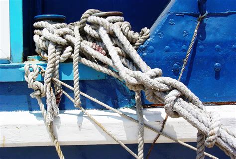 Учимся завязывать основные морские узлы