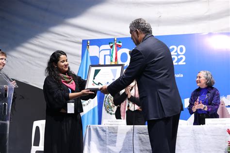 Filgua: Nadia López García recibe el Premio Mesoamericano de Poesía