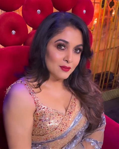 ramya krishnan  saree