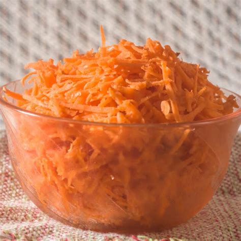 grate carrots   grater easy methods sassy chopsticks