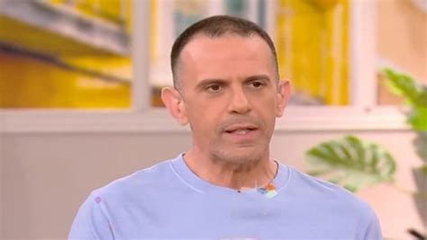 sygklonizei  dhmhtrhs sarantos gia ton tragiko xamo ths mhteras toy