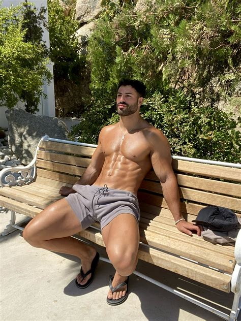 Nicolli on Twitter: "can i be your summer boy toy? https://t.co