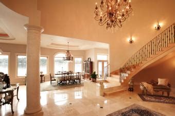 What Is Plantation Style Interior Design? | LoveToKnow