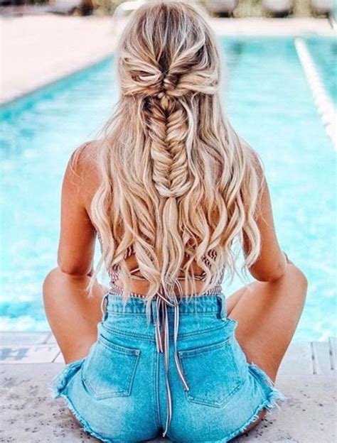 10 Cute Beach Hairstyles That Are Instagrammable Af Boho Hairstyles ...