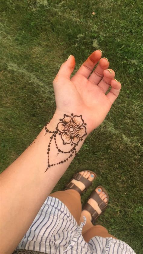 Simple Henna Flower Wrist