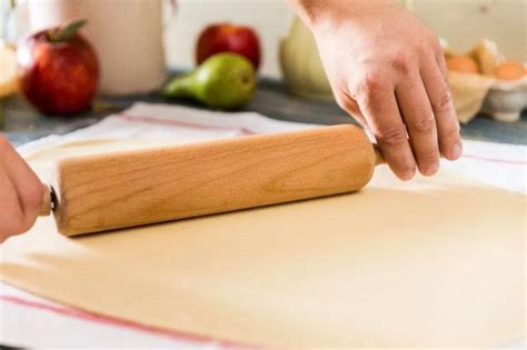 Как правильно раскатать слоеное тесто из магазина: для пиццы, самсы ...