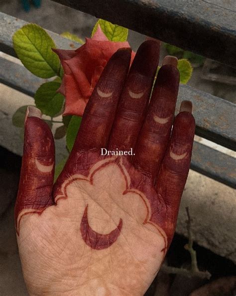 aesthetic mehndi front handsimple mehndimoon simple mehendi