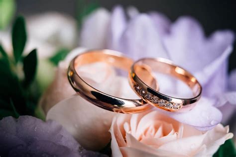 A Guide To Gold Wedding Rings | The Wedding Avenue