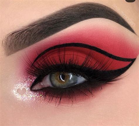 Makeup Red Eyeshadow