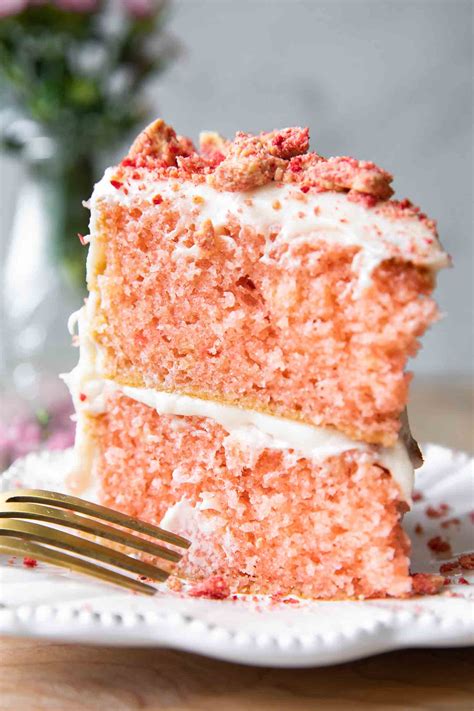 strawberry crunch cake cheesecake 5