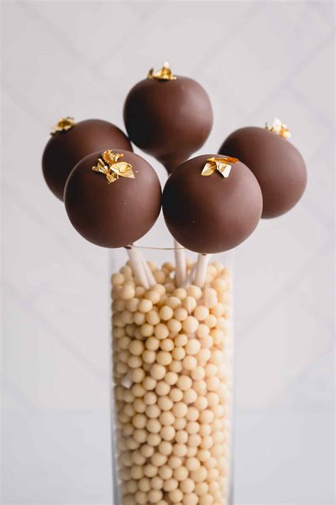 chocolate cake pops 1