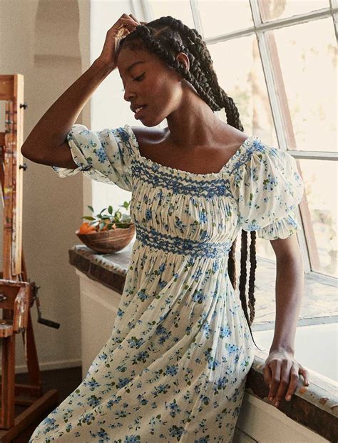 Milkmaid Dress - How to Style Everywhere - FashionActivation