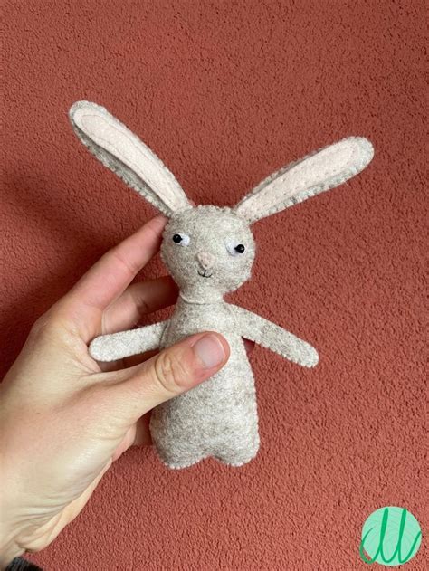 Felt bunny – free felt pattern inspiration