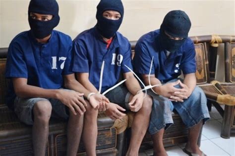 Nyaris Diperkosa, Gadis Tunarungu Lompat dari Mobil : Okezone News