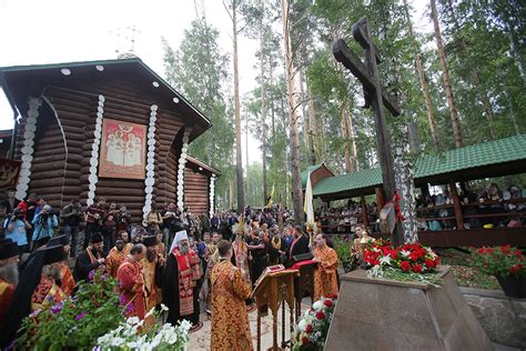 More than 60,000 take part in Royal Procession in honor of Romanovs ...