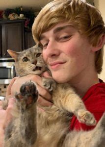 Logan Thirtyacre Height, Weight, Age, Girlfriend, Family, Facts, Biography