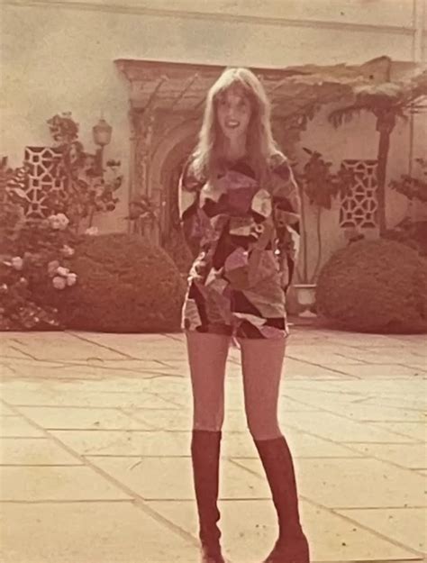 Shelley Duvall 1970 | Sixties fashion, 70s inspired outfits, Weird fashion