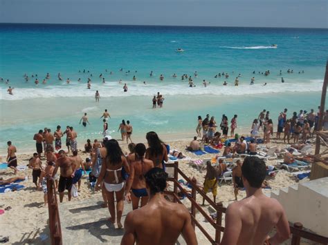 Spring Break in Cancun 2011: How to Party VIP with STS Travel