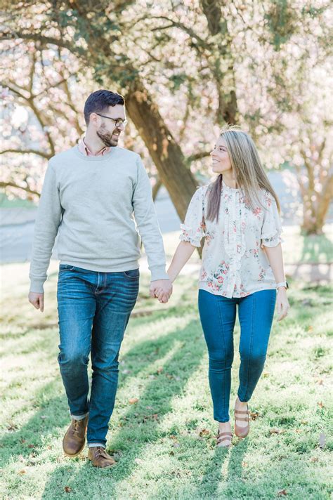 Husband and Wife Photography | Family photoshoot outfits, Family