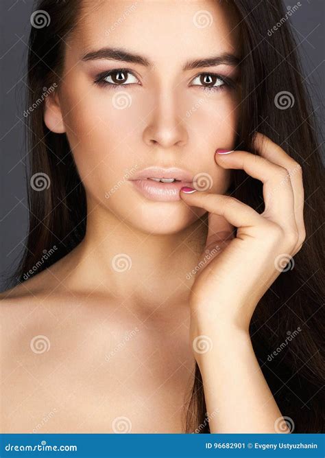 women with sexy lips 3