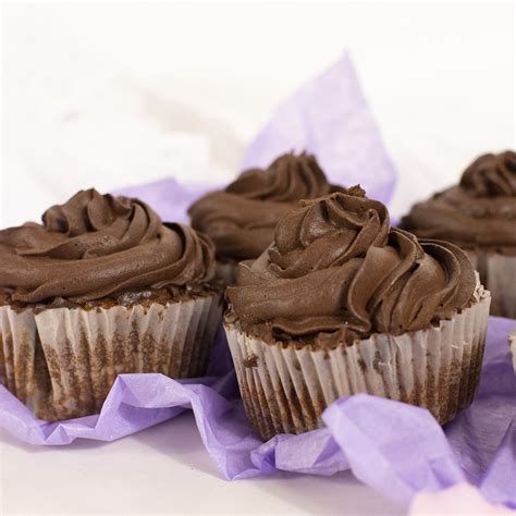 Ванилови мъфини с шоколадова глазура гр. Пловдив Just Cakes