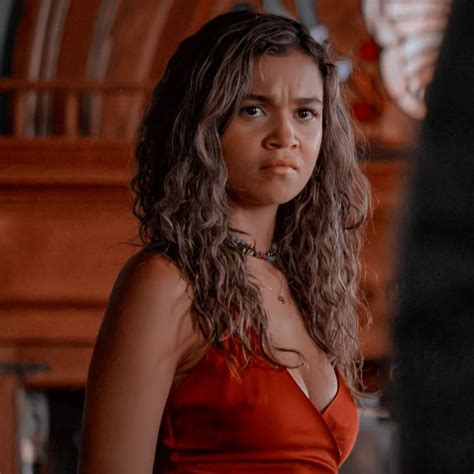 kiara carrera // obx icon ⊹ ⋆ ﾟ. in 2023 | Obx, Character aesthetic ...