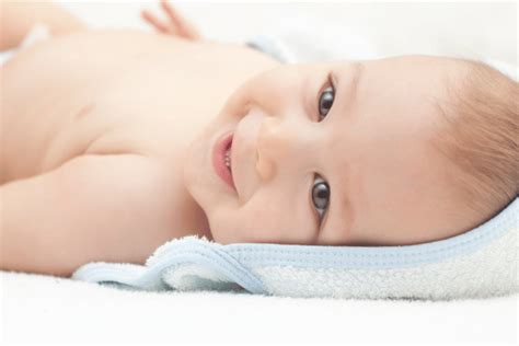 Chlorine & Hard Water Effects on Skin: Problems & Solutions