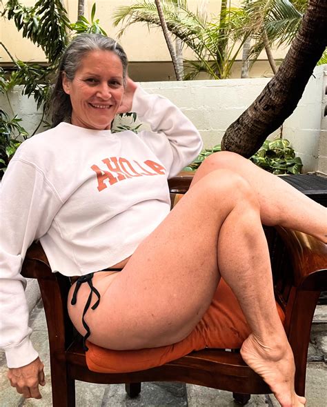 Chilly & chillin. : r/Elle_Anthony