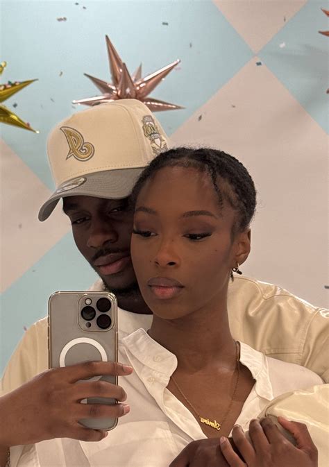 Pin by B on Poses📸 in 2025 | Black love couples, Cute relationship pics