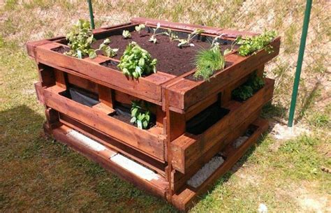 Interesting Pallet Crafts (18 pics)