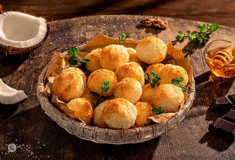Рецепта за класически еклери с яйчен крем от MateKitchen