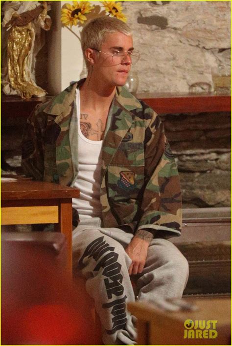 Justin Bieber S Bar Scene Goes Viral Bares It All In Raw Unfiltered