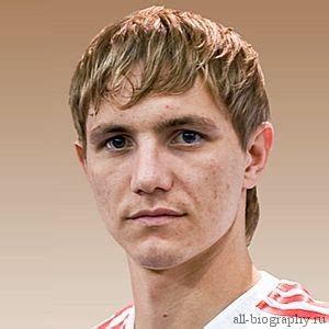 Роман Павлюченко краткая биография футболиста