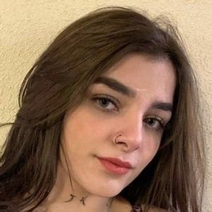 Karely Ruiz - Edad, Familia, Biografía | Famous Birthdays