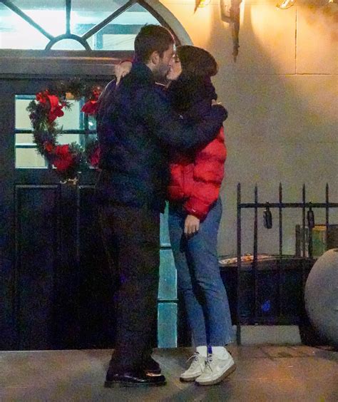 See pics of Emily Ratajkowski making out with artist Jack Greer