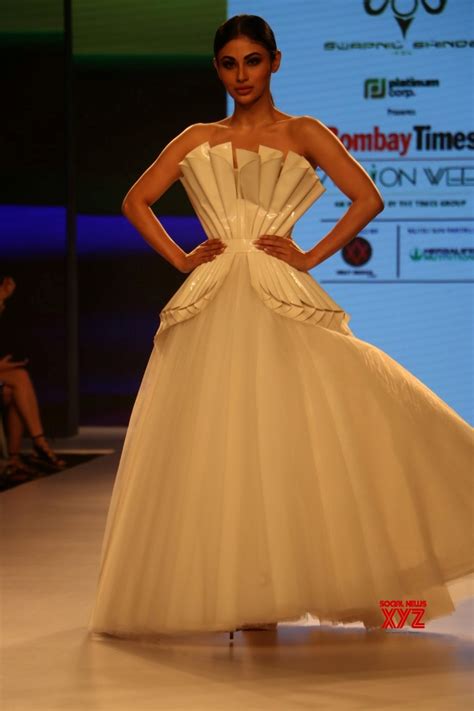 Mumbai: Bombay Times Fashion Week Mouni Roy #Gallery - Social News XYZ