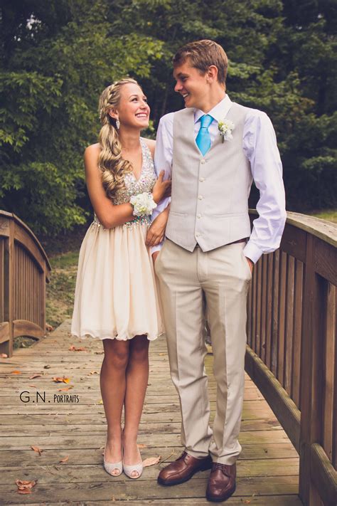 Homecoming Couple Pictures | Prom photoshoot, Homecoming pictures